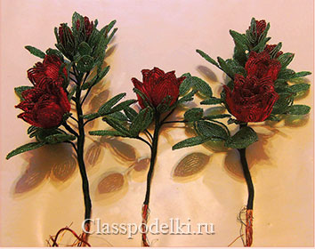 Фото мастер-класса по изготовлению композиции «Роза кустовая» из бисера.