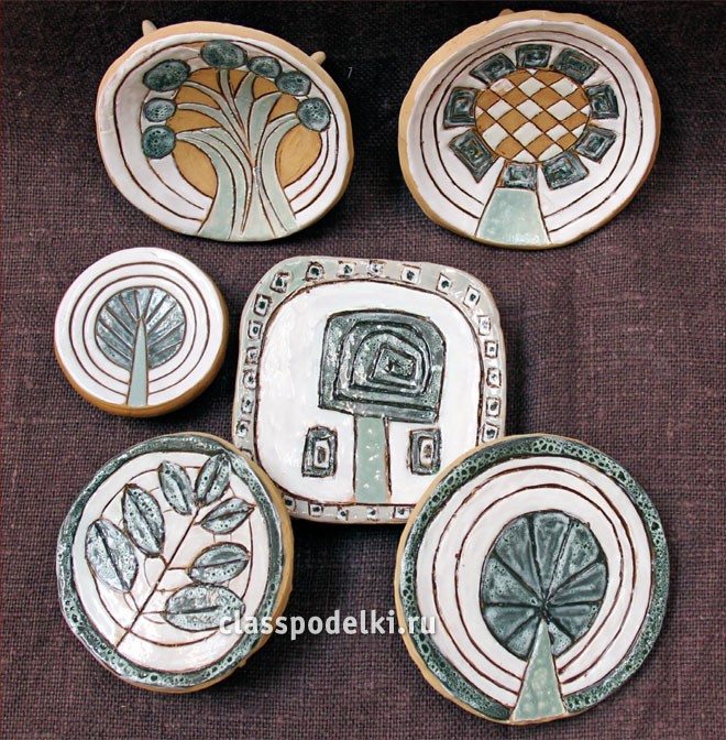 Сувениры из керамики в виде старинных тарелок своими руками.