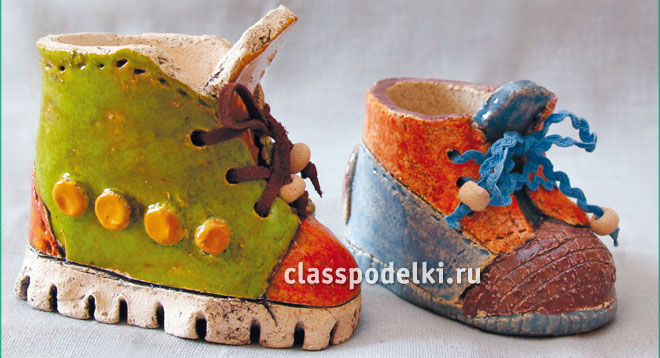 Сувенир из керамики в виде ботинка своими руками.